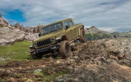 Jeep Gladiator 2027 Launch Edition Meluncur, Pakai Ban 35 Inci dan Ground Clearance Mumpuni
