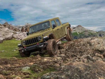 Jeep Gladiator 2027 Launch Edition Meluncur, Pakai Ban 35 Inci dan Ground Clearance Mumpuni