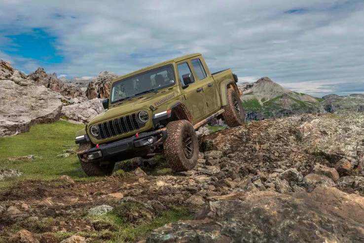 Jeep Gladiator 2027 Launch Edition Meluncur, Pakai Ban 35 Inci dan Ground Clearance Mumpuni