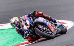 Hasil Race 2 WSBK Ceko 2022 : Toprak Kalahkan Dominasi Bautista