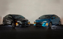 Dukung Kendaraan Listrik di Indonesia, Toyota Astra Motor Luncurkan Prius PHEV