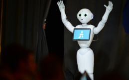 Di Prancis, Beli Mobil Dilayani oleh Robot