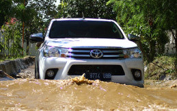 Kurangi Risiko Kecelakaan Saat Musim Hujan, Toyota Beri Banyak Diskon Komponen