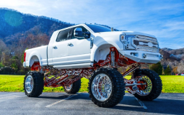 Jason Asher Ciptakan Monster dari Ford F-250 2017 di Lone Star Throwdown 2025