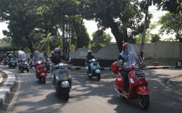 Piaggio Dealer Open Day Bikin Komunitas Penasaran Vespa GTS 300 Super Tech