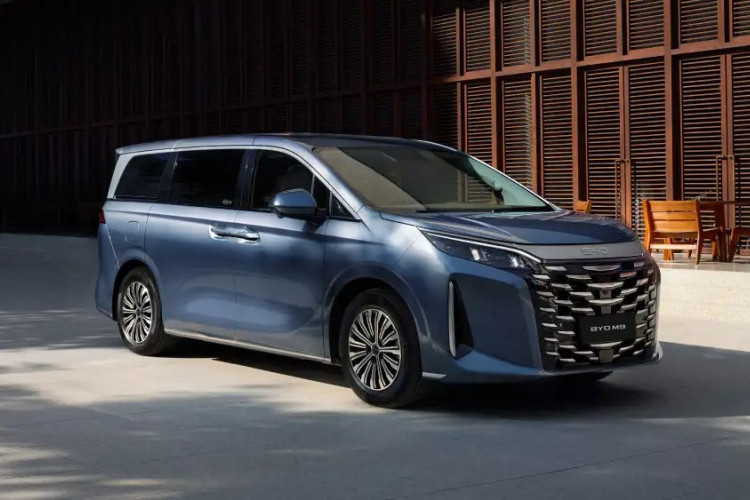 BYD M9 Terbaru Dapat Ubahan dan Lebih Irit, Harganya Turun Hingga Puluhan Juta Rupiah