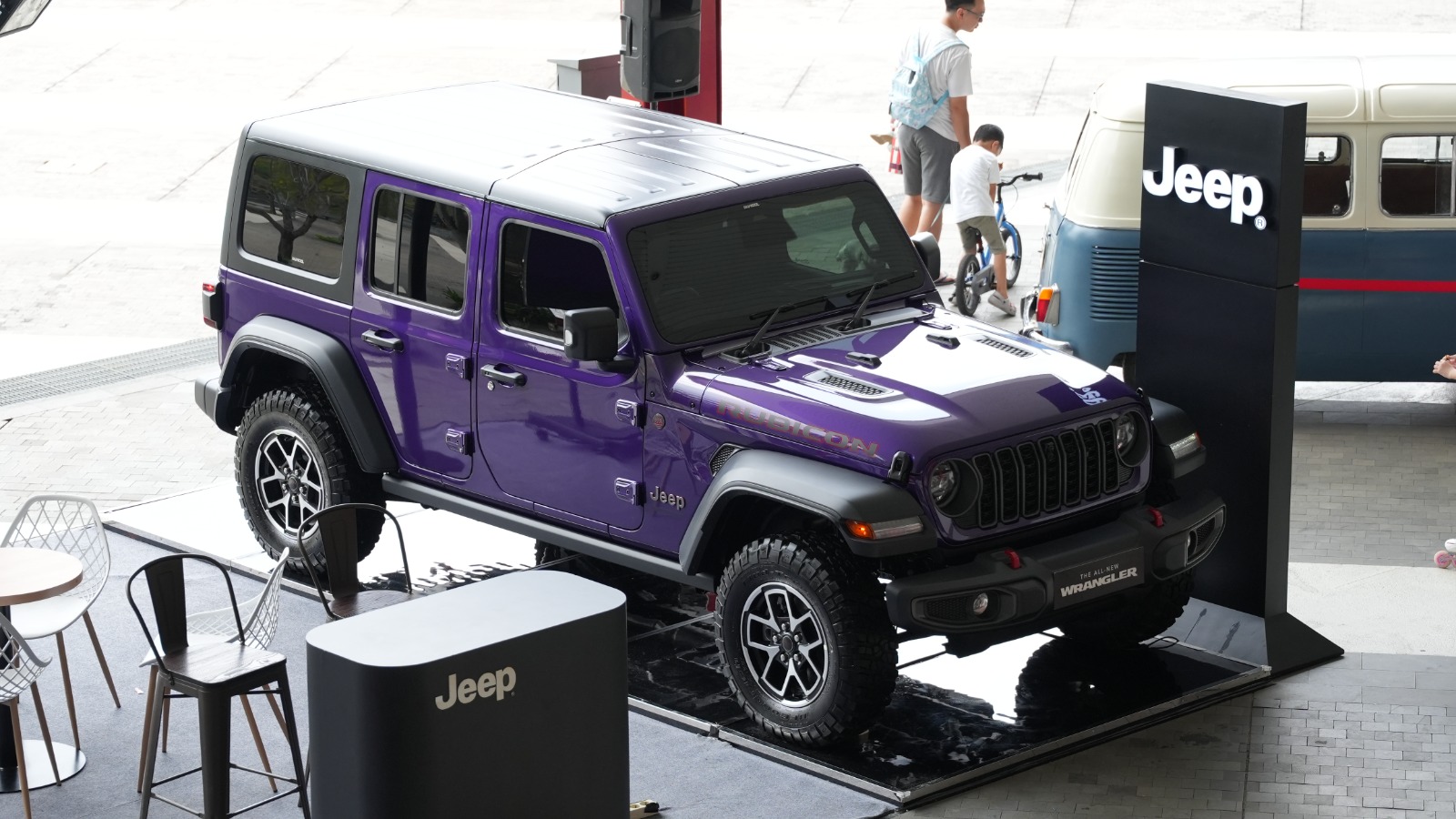 Jeep Gladiator dan Wrangler 2026 Resmi Meluncur di Indonesia