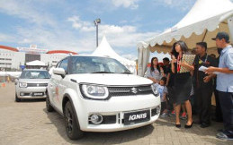 Test Drive Suzuki IGNIS Membludak di IIMS 2017  
