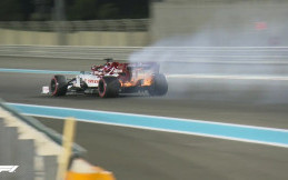 Mobil Kimi Raikkonen Terbakar Saat Sesi Latihan