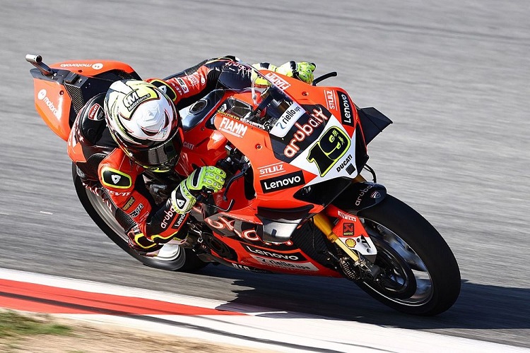 Hasil Race 2 WSBK Catalunya 2022 : Alvaro Bautista Berhasil Mendominasi
