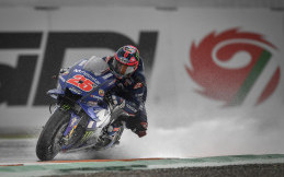 Kualifikasi MotoGP Valencia: Rossi dan Lorenzo Terpuruk, Marquez Kecelakaan   