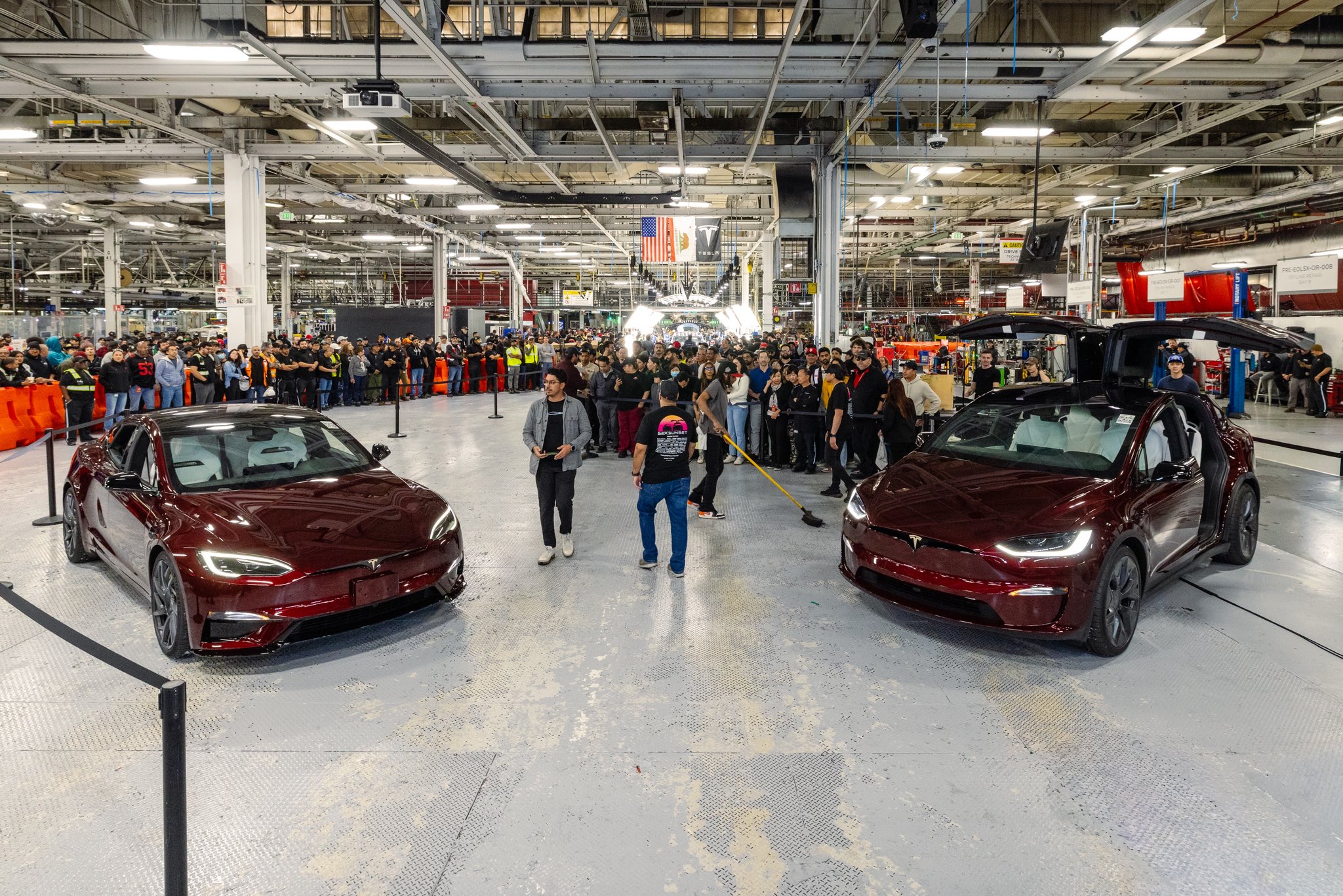 Permintaan Menurun, Tesla Resmi Hentikan Produksi Model S dan Model Y
