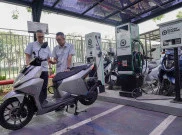 Swap Baterai vs Charging Mandiri, Intip Pro Kontranya