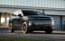 Jadi SUV Listrik Tiga Baris Termahal Hyundai, Intip Bocoran Ioniq 9 Calligraphy Black Ink