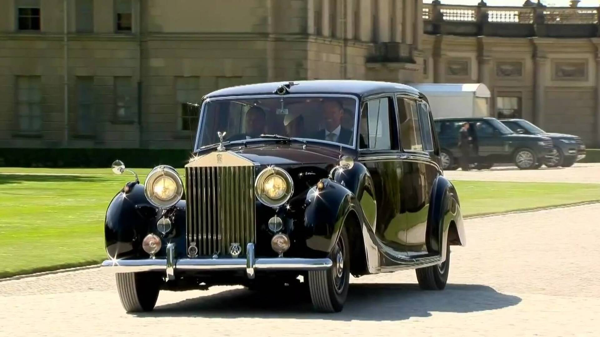 Ini Mobil-mobil Mewah yang Digunakan pada Pernikahan Pangeran Harry-Meghan