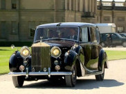 Ini Mobil-mobil Mewah yang Digunakan pada Pernikahan Pangeran Harry-Meghan