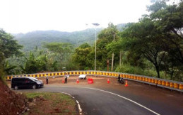 Hindari Kecelakaan Fatal, Jalur Cikidang Dipasangi Roller Barrier