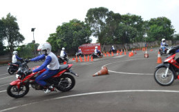 Honda Edukasi Keselamatan Berkendara Tatap Muka dengan Protap ketat