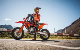 KTM 450 SMR, Raja Supermoto Kini Punya Tampilan Anyar