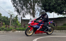 Puluhan Anggota Komunitas Motor Honda Jajal CBR250RR Terbaru di Jatake Tangerang