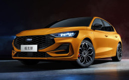 Ford Focus Facelift Versi Tiongkok Tersedia dalam Varian Sedan dan Hatchback