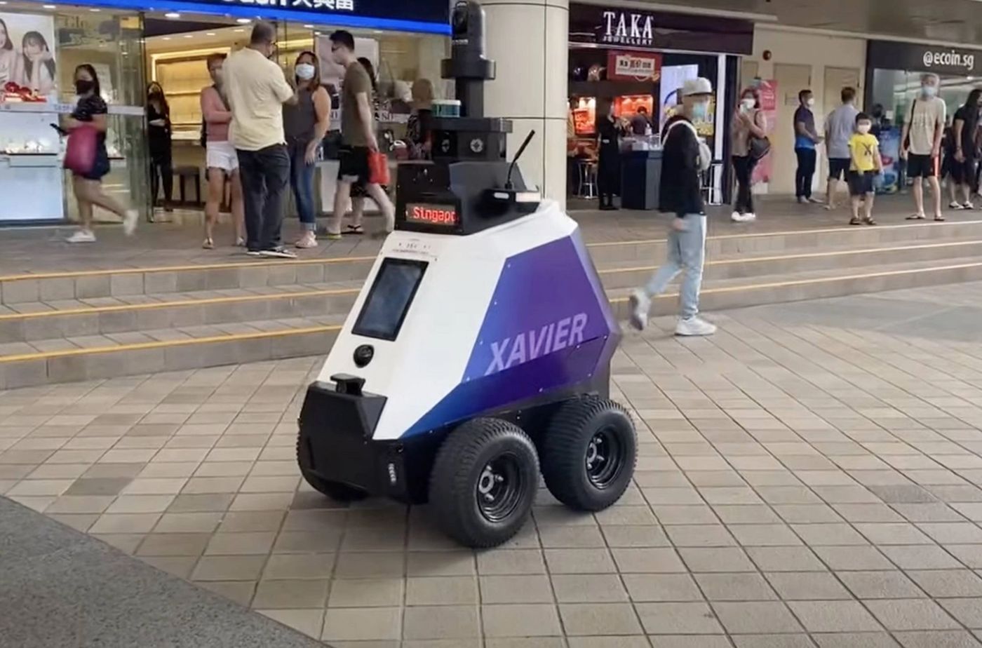 Singapura Lakukan Pengujian Robot Penjaga Tempat Parkir Bernama Xavier
