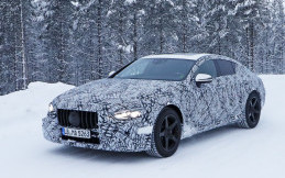 Mercedes-AMG GT4 Terbaru Hadir di Geneva Motor Show 2018