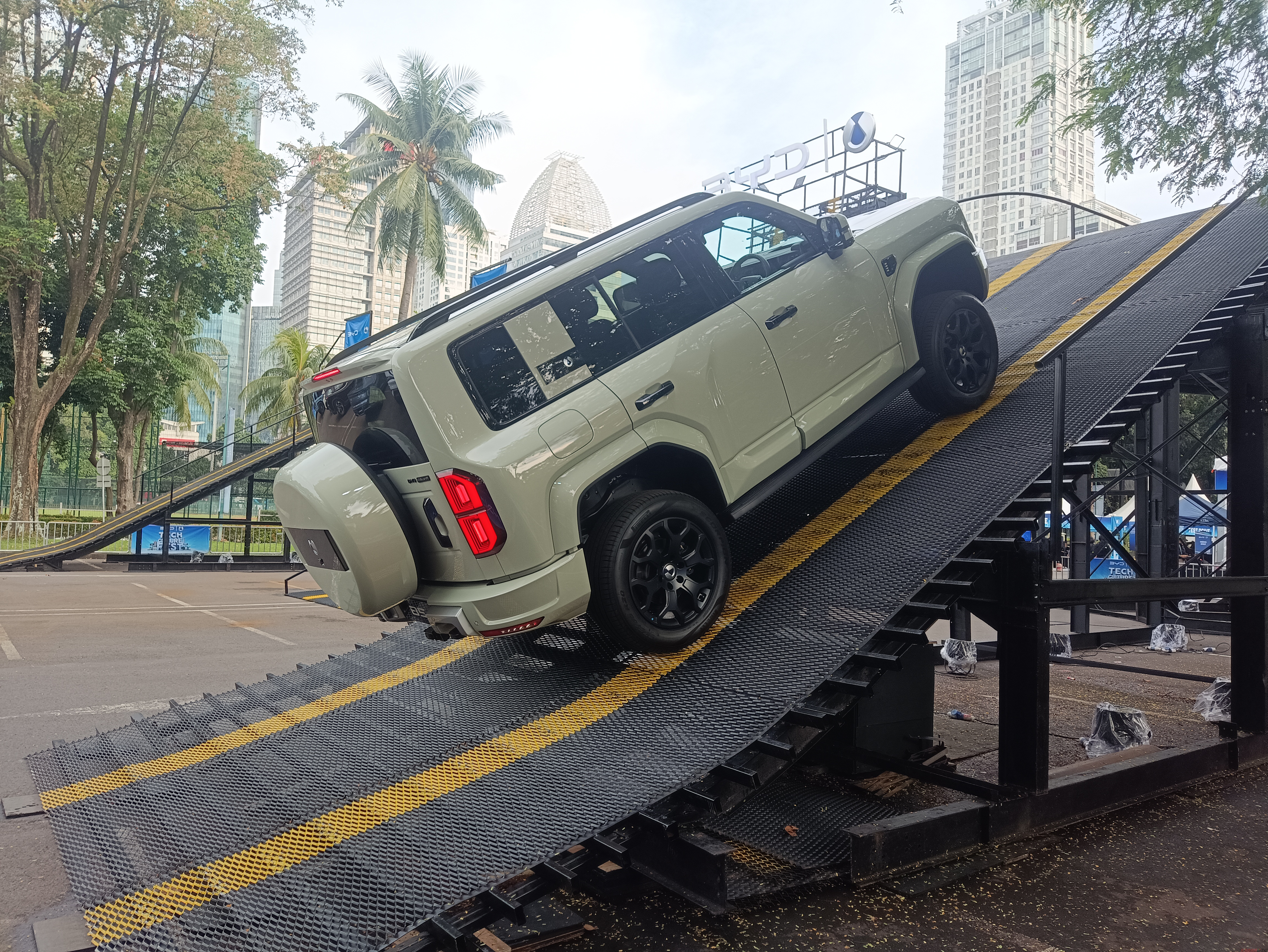 BYD Pamerkan Teknologi Platform 3.0 dan Line Up EV di Tech-Culture Fest