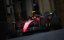 Charles Leclerc Pimpin Start F1 Azerbaijan 2022