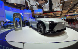 Melihat Detil Lexus LF-Z yang Melantai di GIIAS 2022