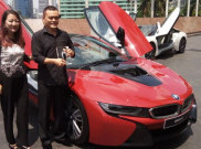 BMW i8 Protonic Red Edition Diserahkan Ke pemiliknya