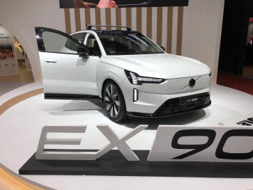 Volvo EX90 Melantai di GIIAS 2026, SUV Listrik Premium Bintang 5 Euro NCAP