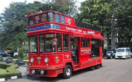 Pemprov Jawa Barat  Luncurkan Bus Wisata dengan Bentuk Unik