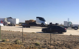 Tesla Tunda Peluncuran Truk Semi Listrik Perdananya