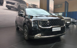 New Kia Carnival Hybrid Meluncur di GIIAS 2024