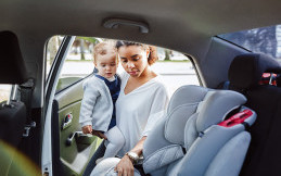 Aplikasi Toyota for Families, Bantu Orang Tua Pasang Kursi Anak Secara Benar