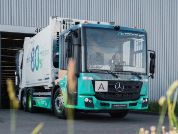Mercedes-Benz Kenalkan reEconic, Truk Listrik Canggih dari Material Limbah Daur Ulang
