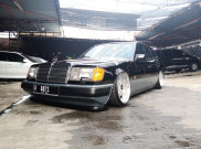 Modifikasi Mercedes-Benz 320 TE, Mobil Retro Bergaya Elegan 
