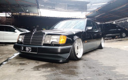 Modifikasi Mercedes-Benz 320 TE, Mobil Retro Bergaya Elegan 