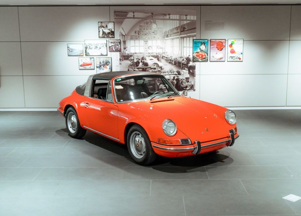 Porsche Beachwood | 1969 912 Targa Soft Window