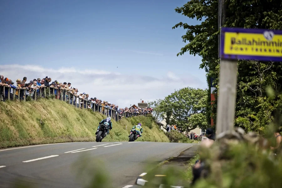 Balap Isle of Man TT Makan Korban, Erno Kostamo Cedera Serius