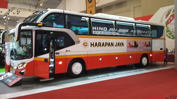 Deretan Bus Tampil Memukau GIIAS 2018