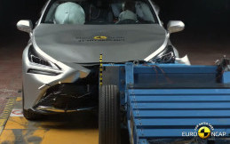 Toyota Mirai Raih Bintang 5 Dalam Uji Keselamatan