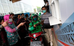 Berdayakan Ojol, Urus Administrasi Kependudukan Tangerang Selatan Bisa Lewat GrabExpress
