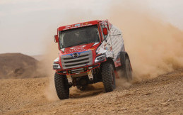 Mengandalkan Truk Hybrid, Tim Hino Sugawara Tuntaskan Reli Dakar 2022