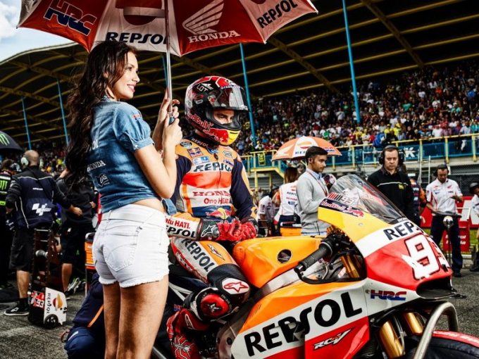 Umbrella Girl Dilarang Tampil di MotoGP Jerez