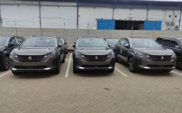 Harga Tetap Sama, Peugeot 3008 Kini Tawarkan Warna Amazonite Grey untuk Indonesia