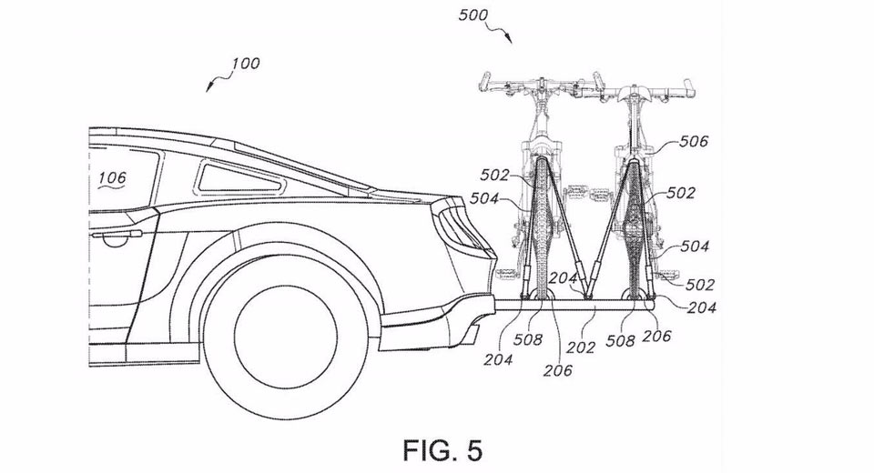 Ford Benamkan Rak Sepeda Dibagian Belakang Mobilnya