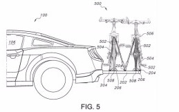 Ford Benamkan Rak Sepeda Dibagian Belakang Mobilnya