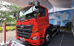 Kaleidoskop Kendaraan Komersial, Bus dan Truk yang Meluncur Sepanjang Tahun 2023